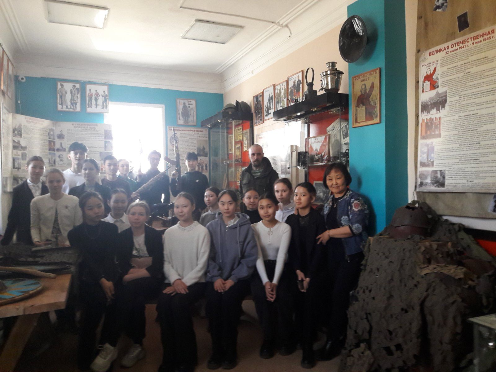 Патриотический урок ОБЖ у студентов первых курсов классического и народного отделения